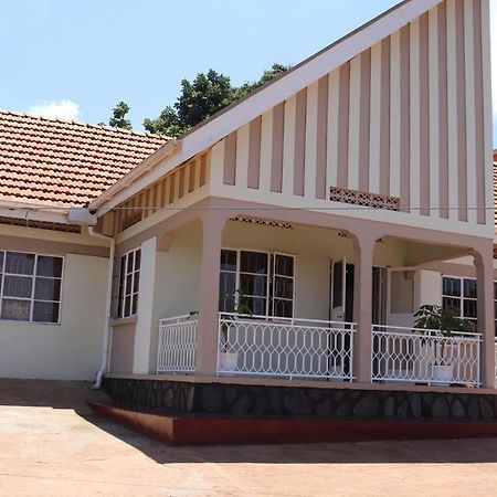 Luwafu Guest House Kampala Exterior foto